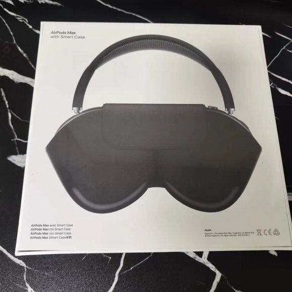 Apple AirPod Pro Max - Black - Picture 2 of 4